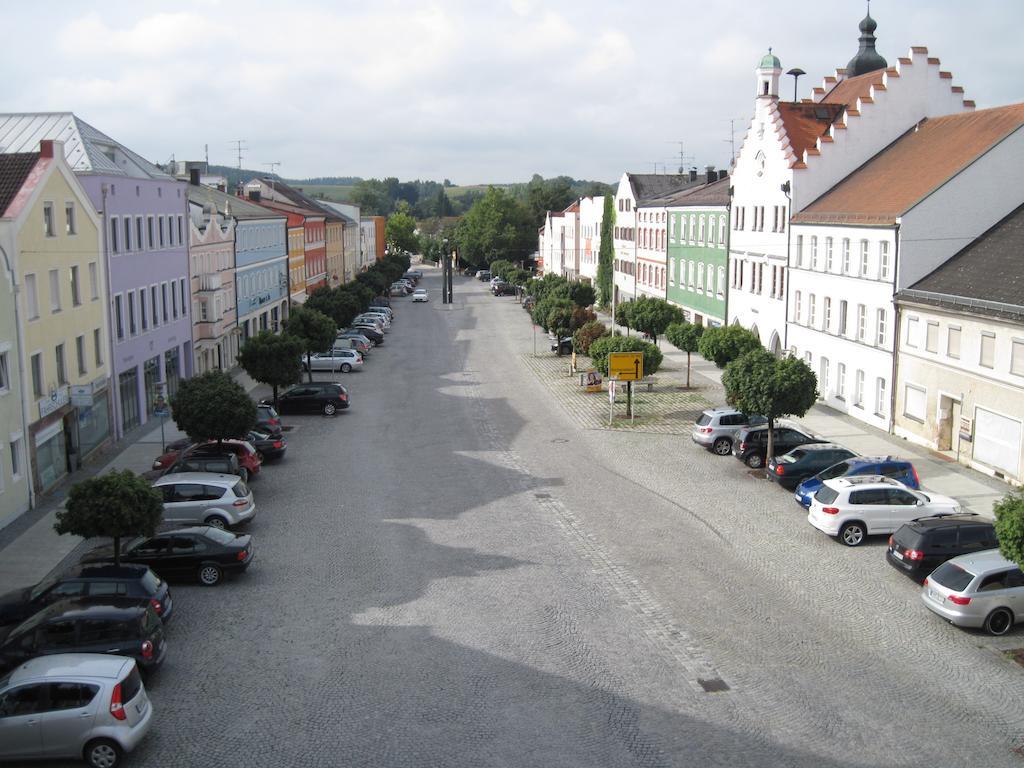Hotel Am Marktplatz Gangkofen المظهر الخارجي الصورة