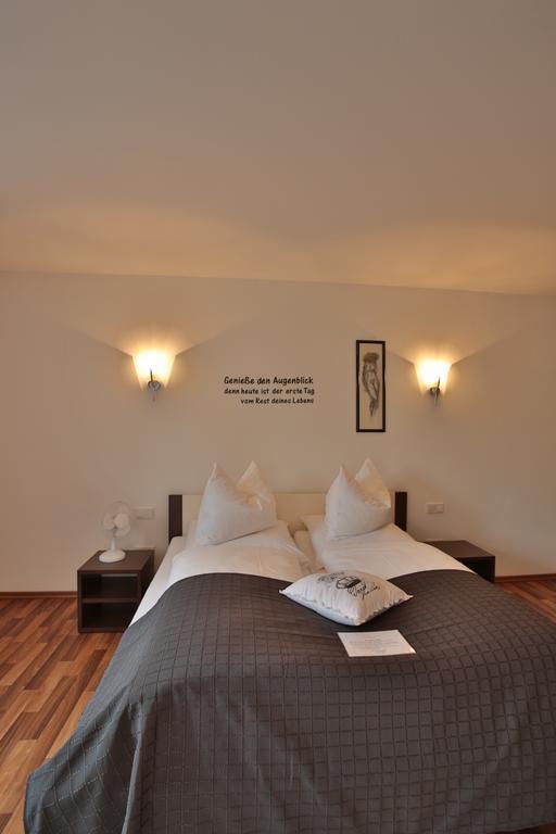 Hotel Am Marktplatz Gangkofen المظهر الخارجي الصورة
